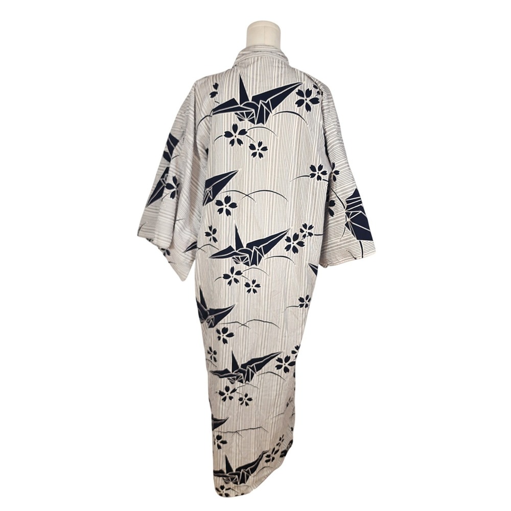 Ichiban Kimono Robe Japanese Crane Flower Print White Blue Medium Made in Japan - Picture 2 of 5